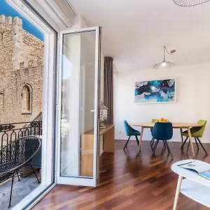 https://castalia-apartments-duomo-taormina.sicilyhotelsitaly.net