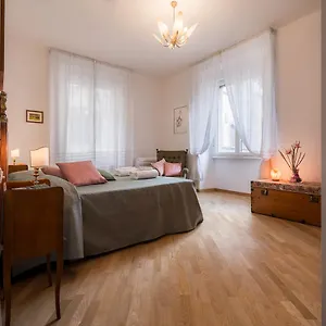 Apartment Santa Felicita, Florence